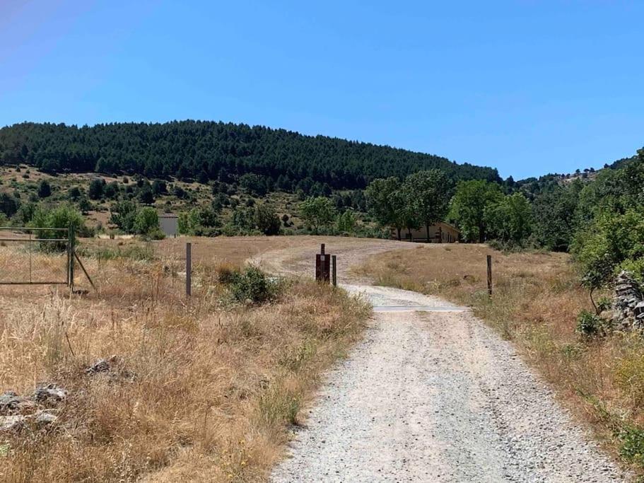 La Mina Alojamiento En Plena Naturaleza Garganta De Los Montes Exterior foto